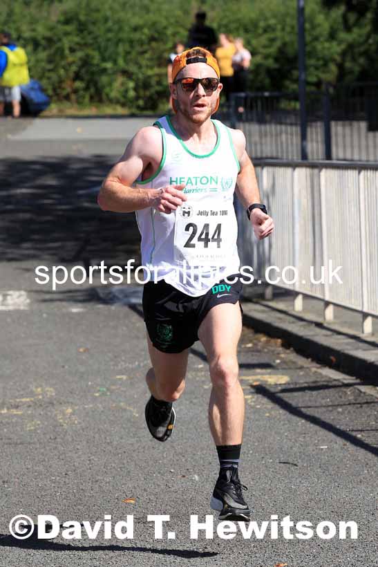 Tynedale Jelly Tea 10 Mile Road Race, Ovingham, Northumberland, Sunday, Aug. 21st. Photo: David T. Hewitson/Sports for All Pics